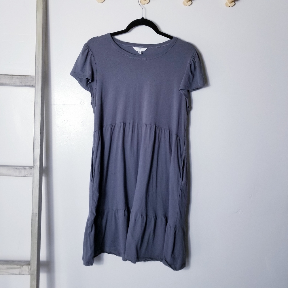 TIME AND TRU TIERED GRAY DRESS WITH RUFFLED SLEEVE AND POCKETS SIZE MEDIUM